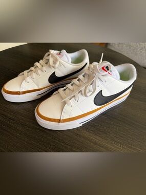 Nike White Legacy Court Women’s Sneakers Size 7.5
